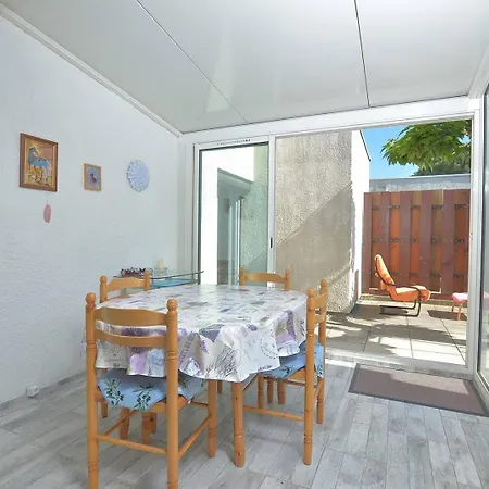 Villa Grau Village 32, Maison T3, Au Grau Du Roi A 300m De La Pour 6 Personnes