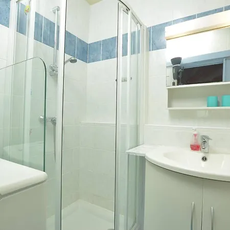 Villa Grau Village 32, Maison T3, Au Grau Du Roi A 300m De La Pour 6 Personnes *